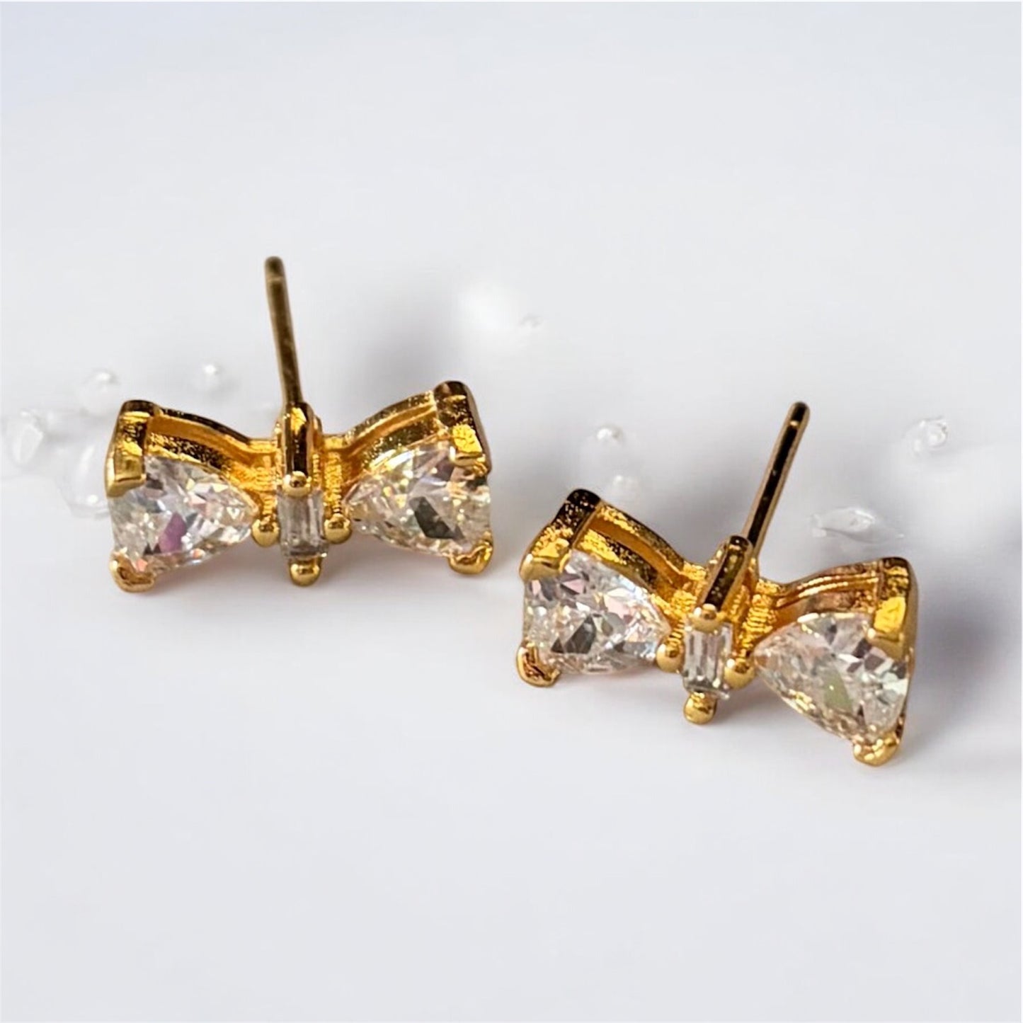 Bow Studs (Gold)