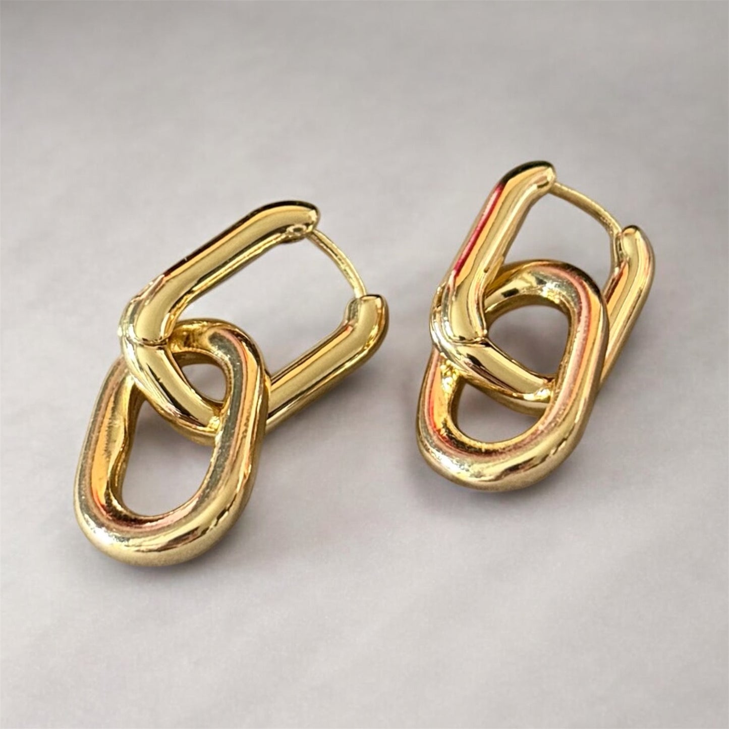 U Shape Geometric Hoops (Gold)