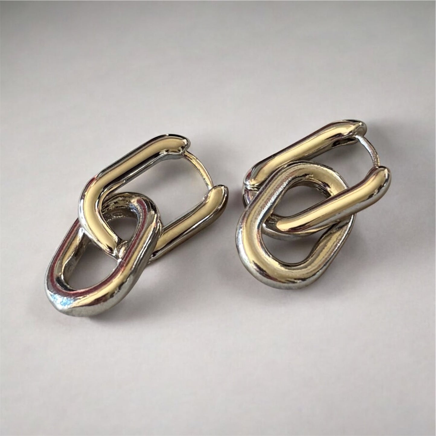 U Shape Geometric Hoops (Silver)